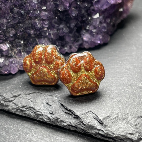Sparkling Reddish Brown Green Golden Glitter Paw Resin Stud Earrings - Picture 7 of 11